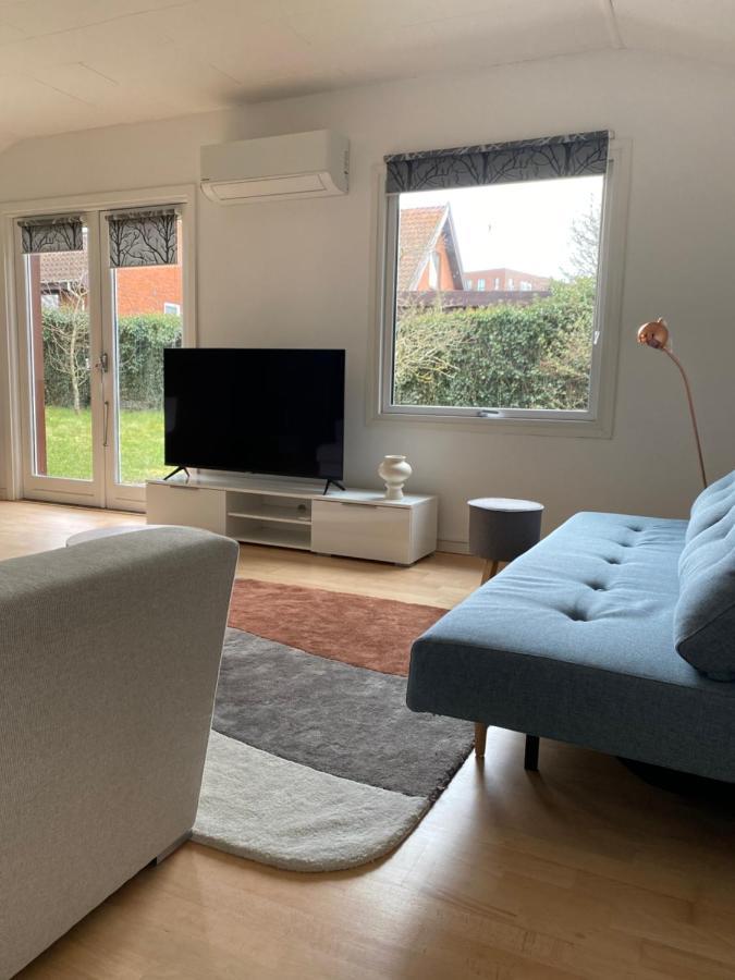 فيلا هيرليففي Cozy House With A Graden View المظهر الخارجي الصورة