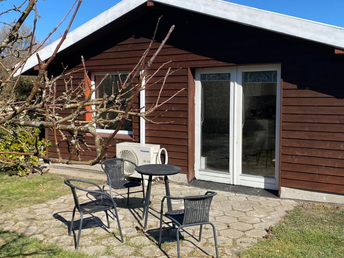فيلا هيرليففي Cozy House With A Graden View المظهر الخارجي الصورة