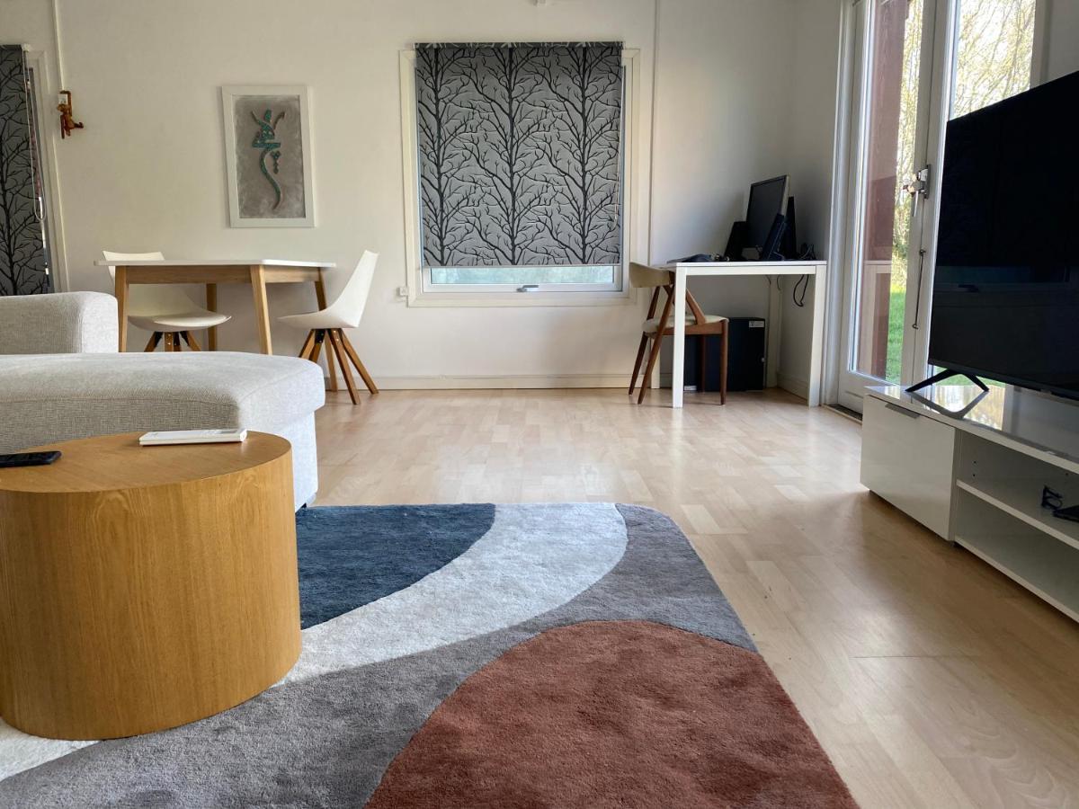 فيلا هيرليففي Cozy House With A Graden View المظهر الخارجي الصورة