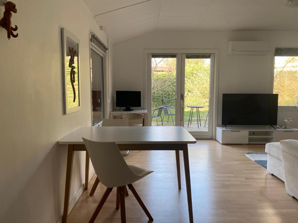 فيلا هيرليففي Cozy House With A Graden View المظهر الخارجي الصورة